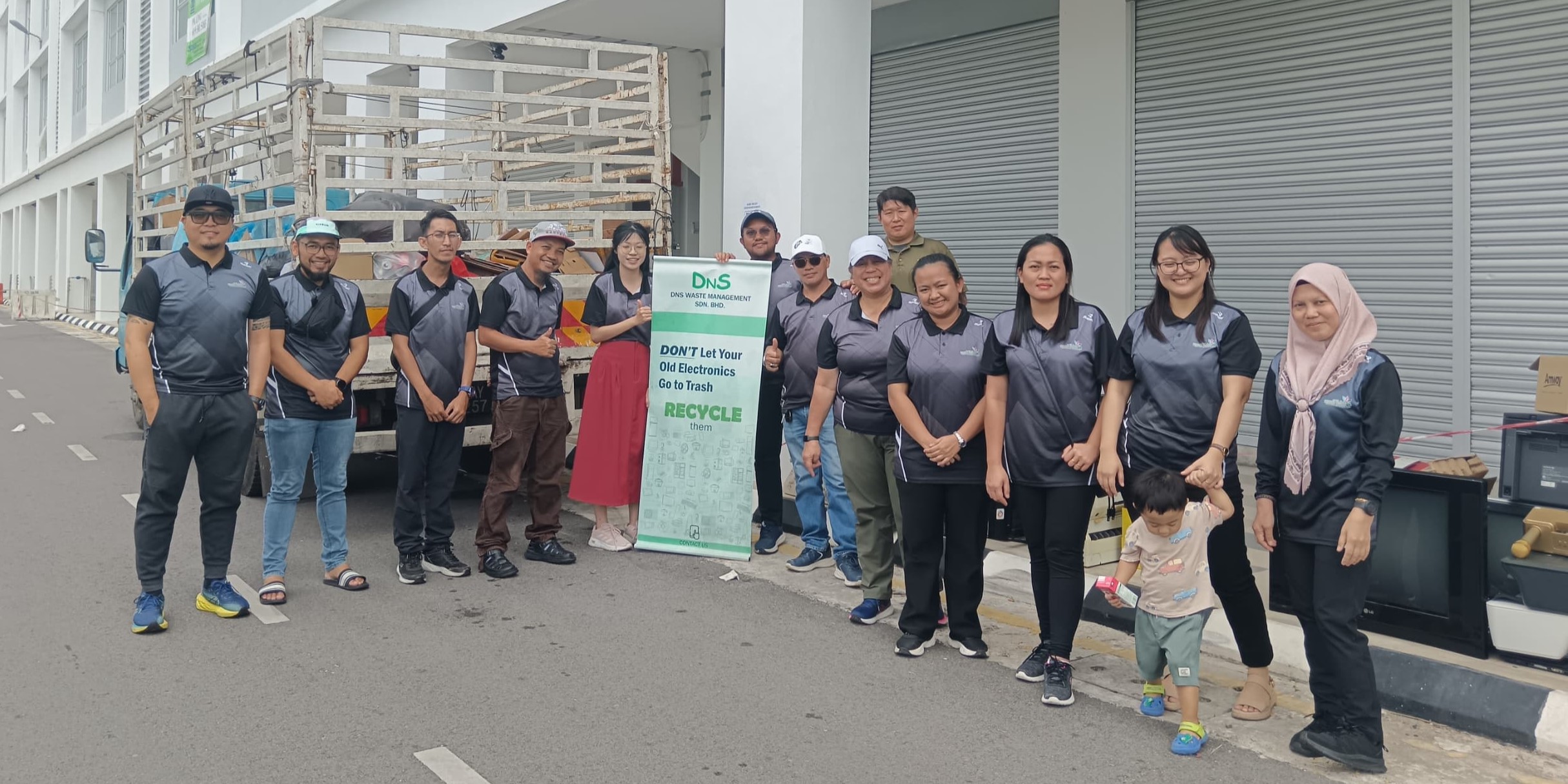 Program Pengumpulan Buangan Elektrik dan Elektronik (BEE)  di ANW Cafe Kuching dan Terminal Bas Sematan