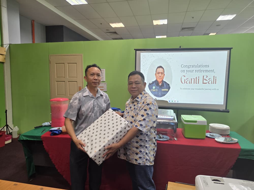 Majlis Persaraan Encik Ganti Disambut Penuh Penghormatan di NREB Betong