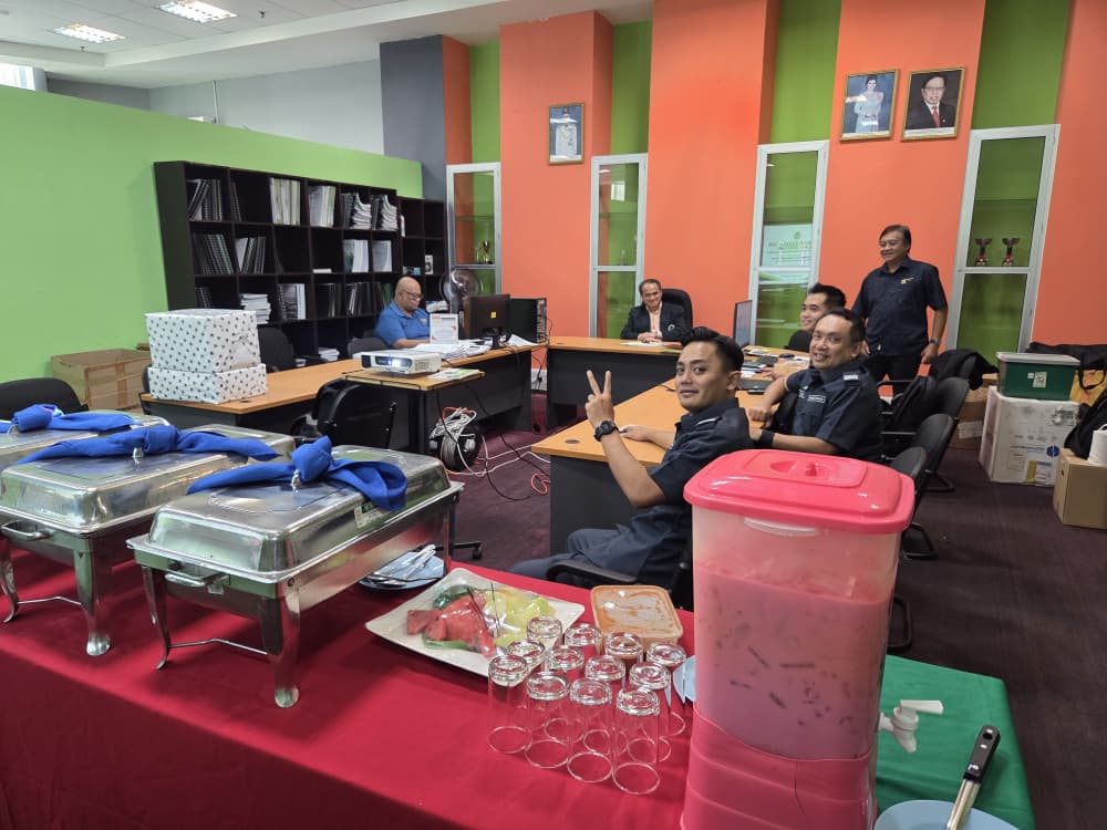 Majlis Persaraan Encik Ganti Disambut Penuh Penghormatan di NREB Betong