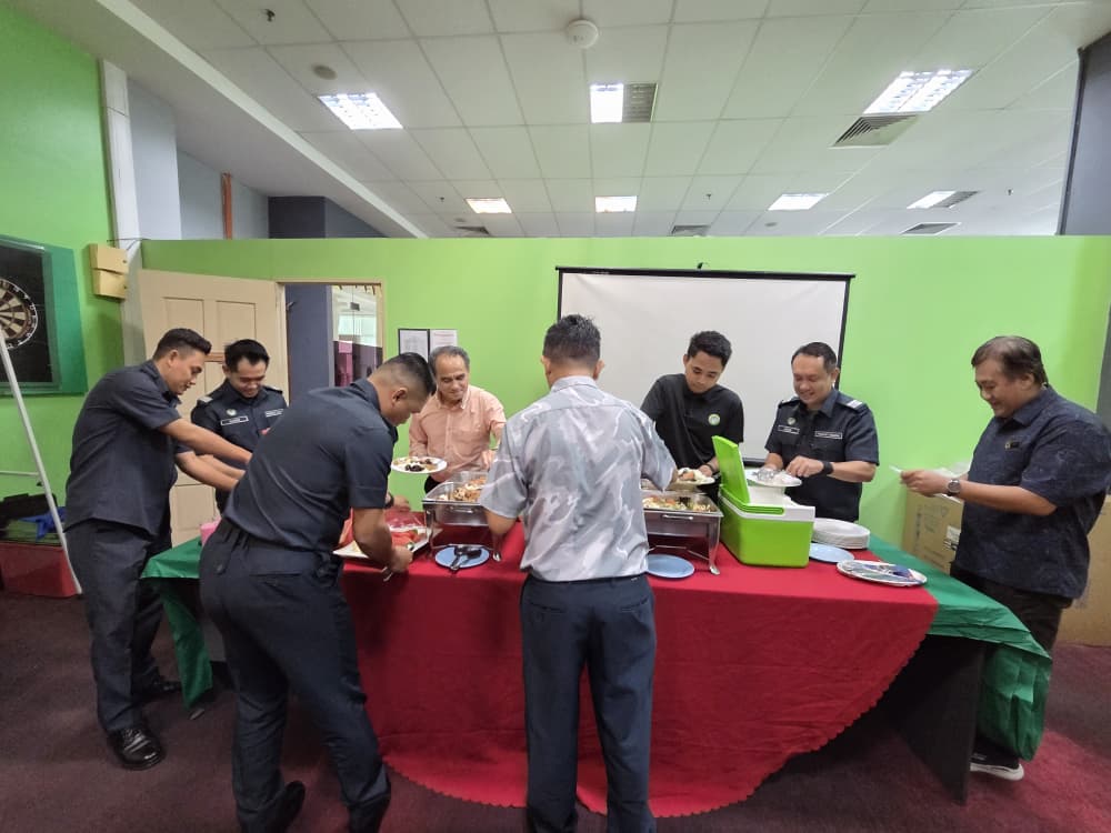 Majlis Persaraan Encik Ganti Disambut Penuh Penghormatan di NREB Betong