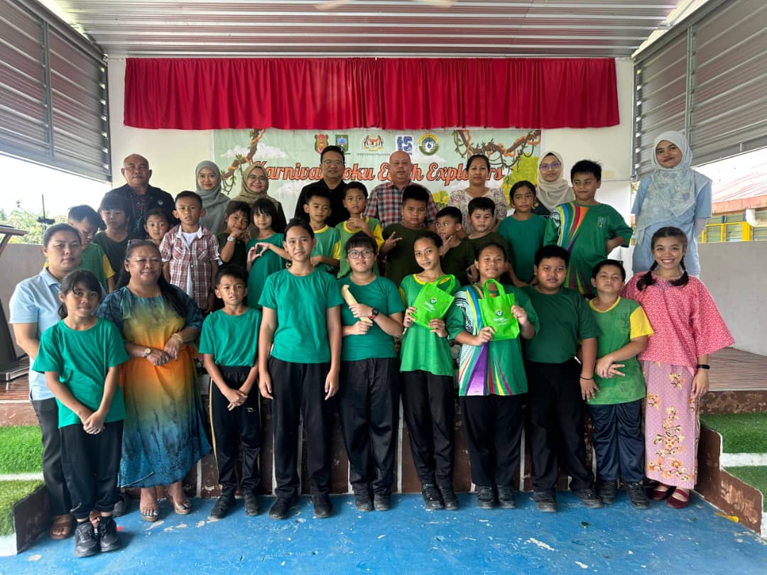 Program Ceramah Alam Sekitar “Save Our Earth” di SK Assan Nunggang