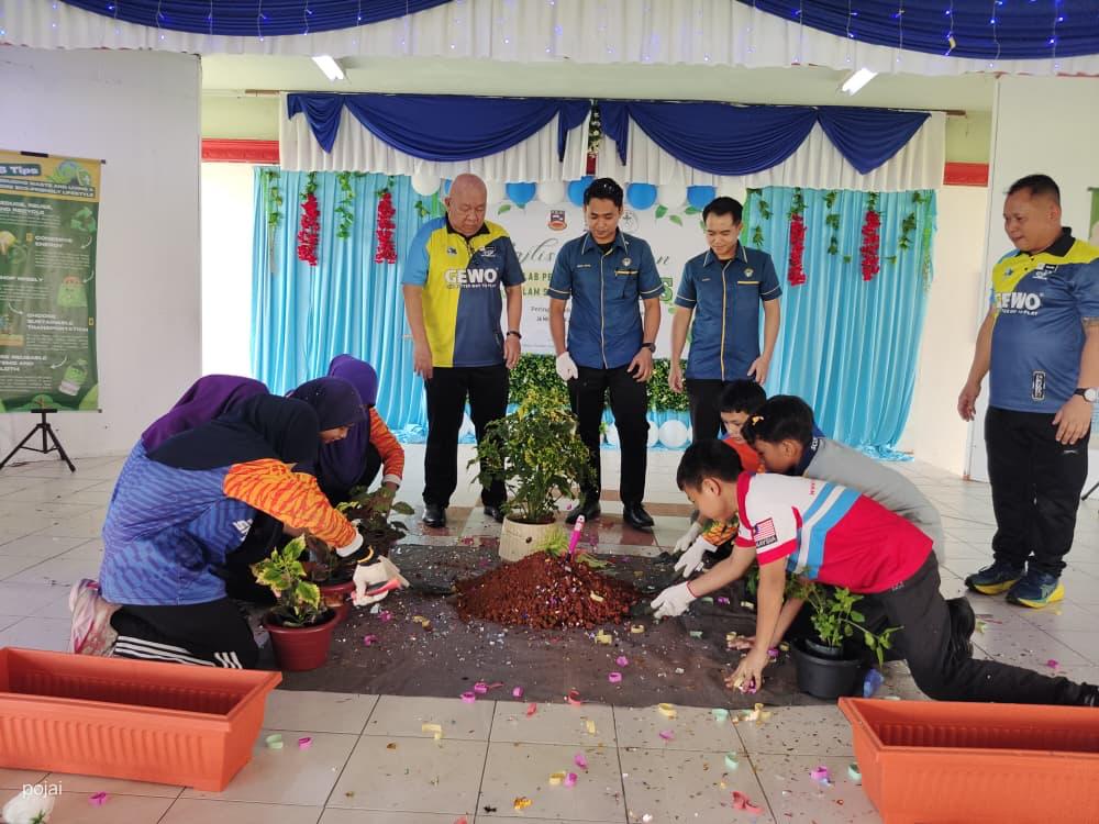 Pelancaran Kelab Pencinta Alam Sekitar (PALS) di SK Sri Aman