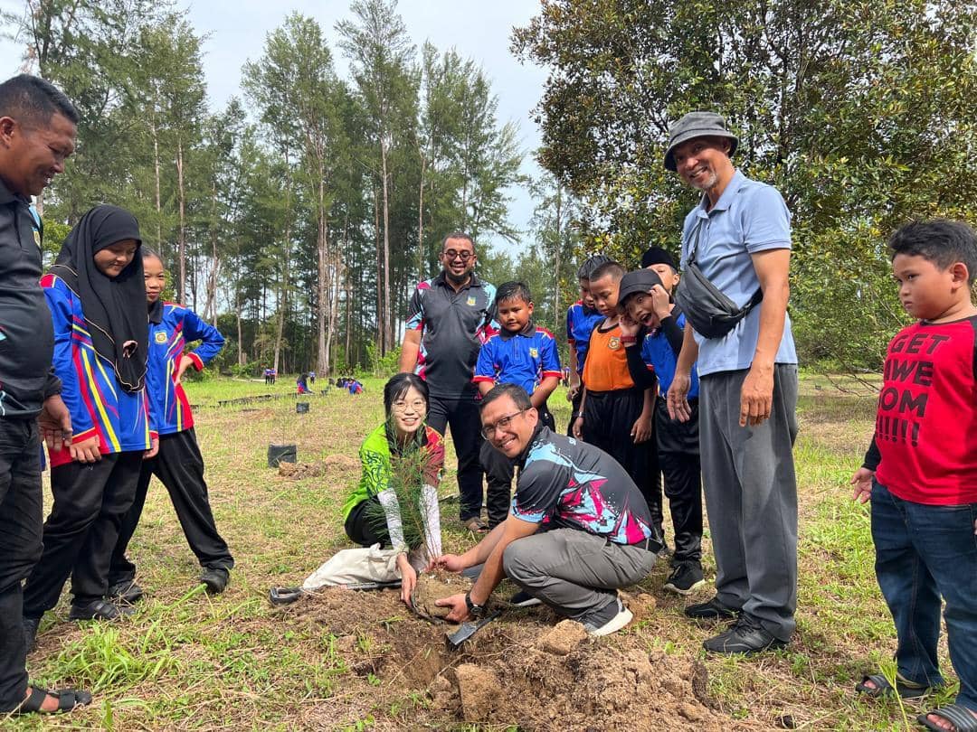 Perkhemahan Kelab Pencinta Alam Sekitar (PALS) dan Projek Kelestarian Pantai Anjuran SK Sebat