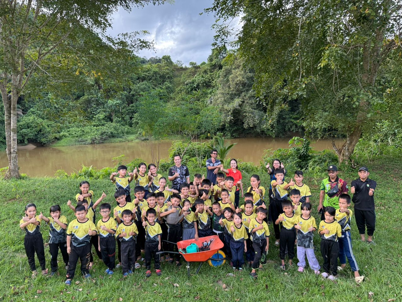 Program Alam Sekitar Bersama WormingUP di SK Long Anap & SK Long Moh, Miri