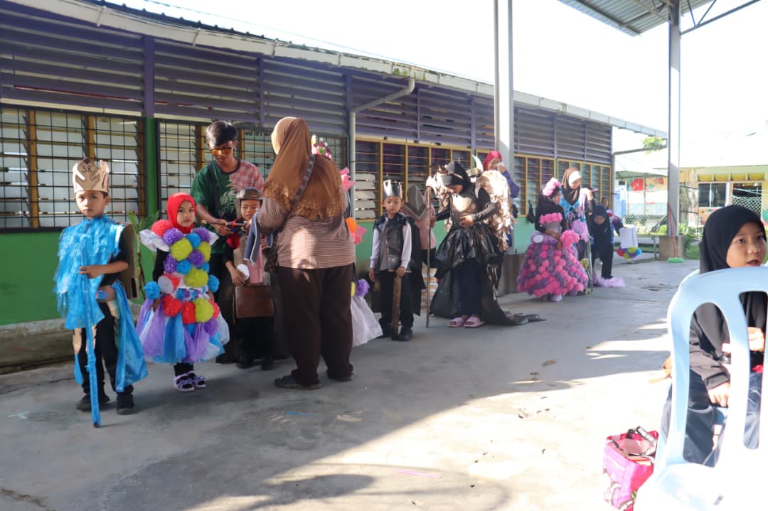 Perasmian Kelab Pencinta Alam Sekitar (PALS) SK Kampung Bakong Terus Diadakan di Dalat