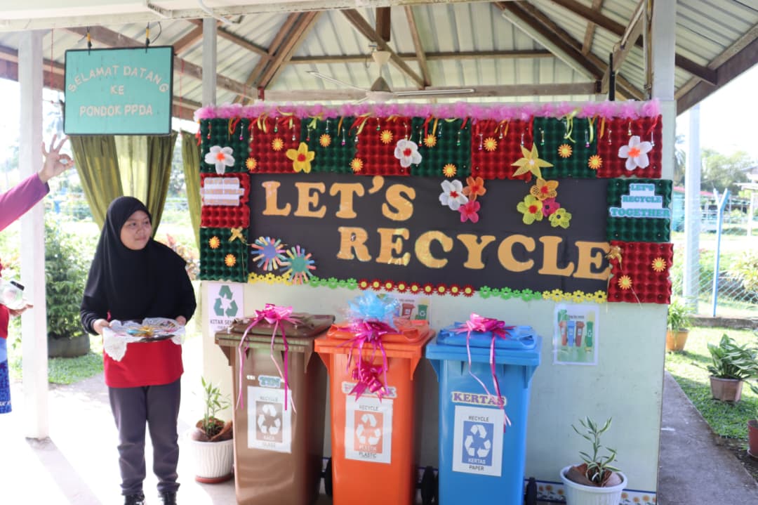 Perasmian Kelab Pencinta Alam Sekitar (PALS) SK Kampung Bakong Terus Diadakan di Dalat