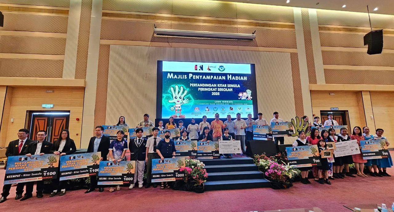 Penyampaian Hadiah bagi Pertandingan Kitar Semula Peringkat Sekolah Zon Tengah 2025, Sibu