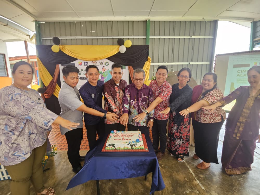 Program Cintailah Alam Sekitar anjuran Kelab Pencinta Alam Sekitar (PALS) SK Tabut