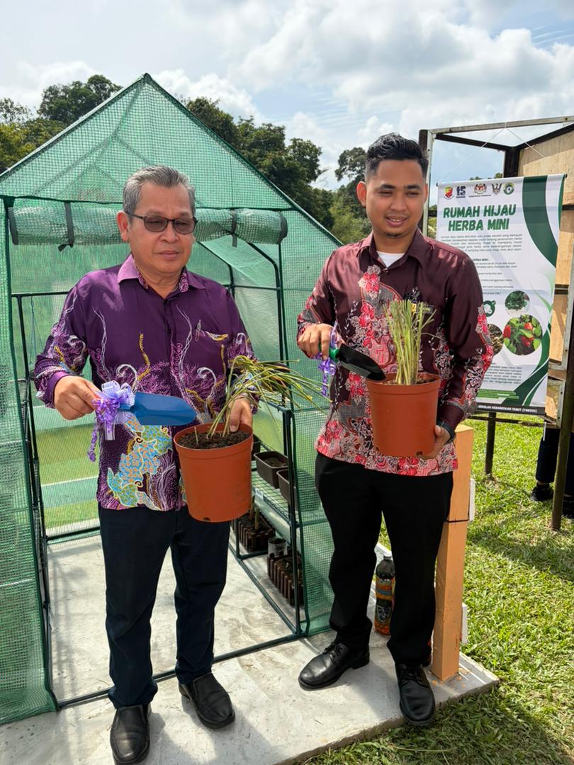 Program Cintailah Alam Sekitar anjuran Kelab Pencinta Alam Sekitar (PALS) SK Tabut