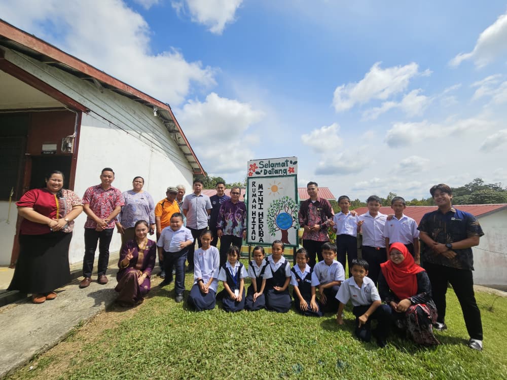 Program Cintailah Alam Sekitar anjuran Kelab Pencinta Alam Sekitar (PALS) SK Tabut