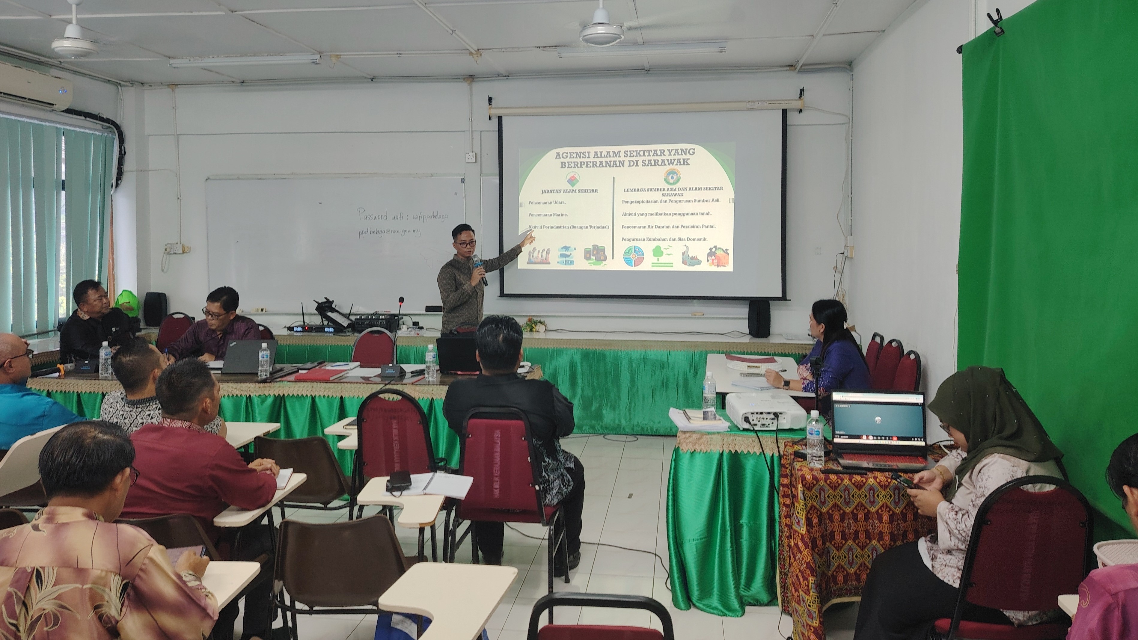 NREB Bintulu Anjur Roadshow PALS di PPD Belaga