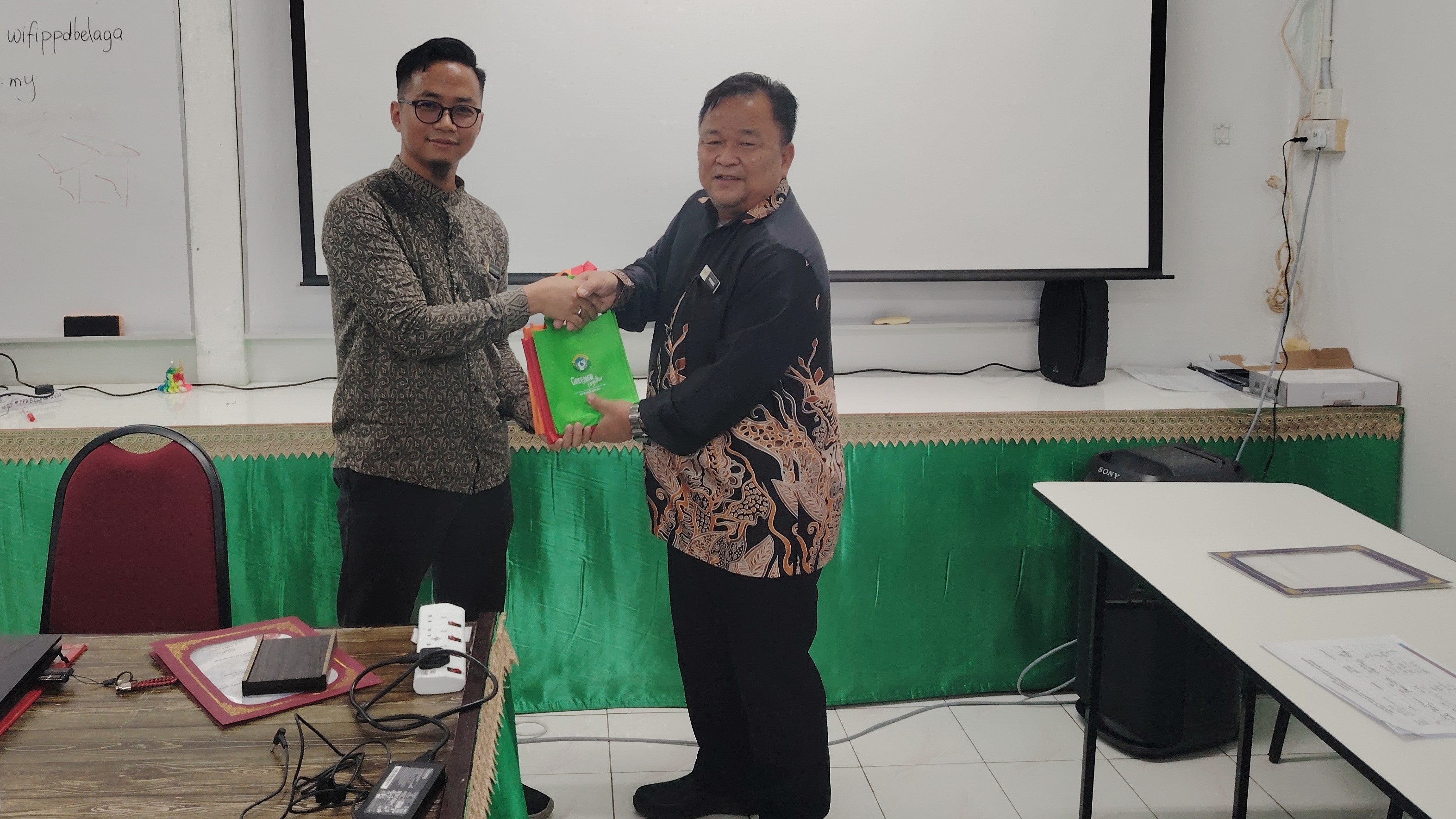 NREB Bintulu Anjur Roadshow PALS di PPD Belaga