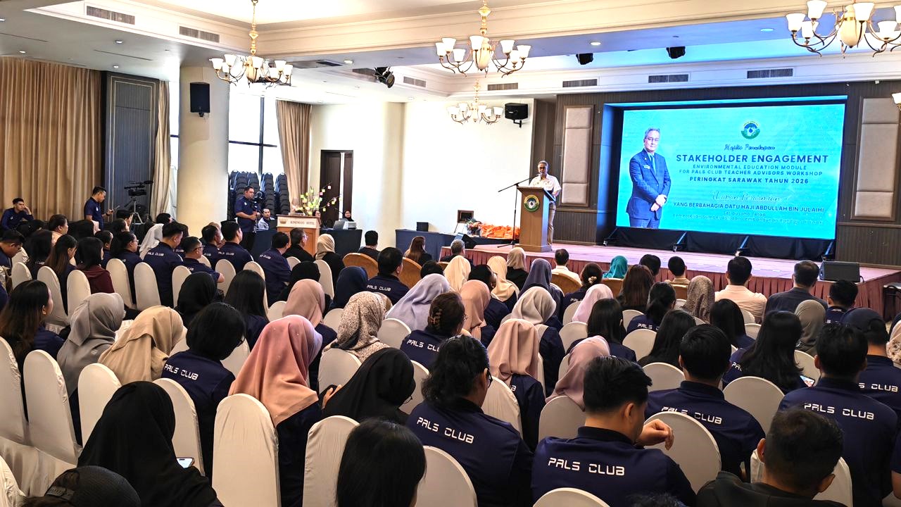 Stakeholder Engagement: Workshop On Environmental Education Module For PALS Club Teachers Advisor di Kingwood Hotel, Sibu