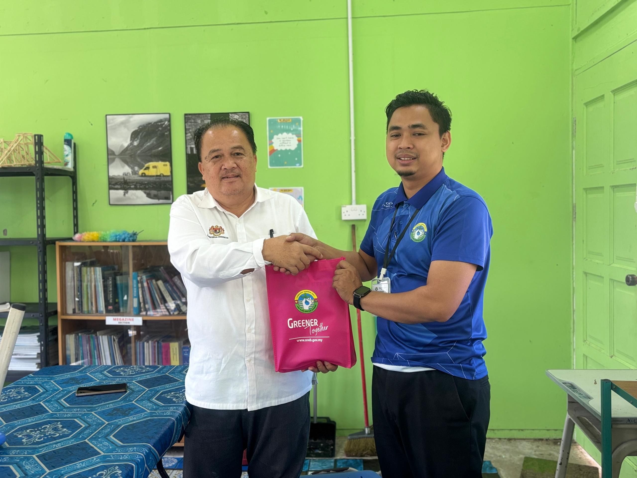 Roadshow Promosi Kelab Pencinta Alam Sekitar (PALS) di Bawah PPD Lubok Antu