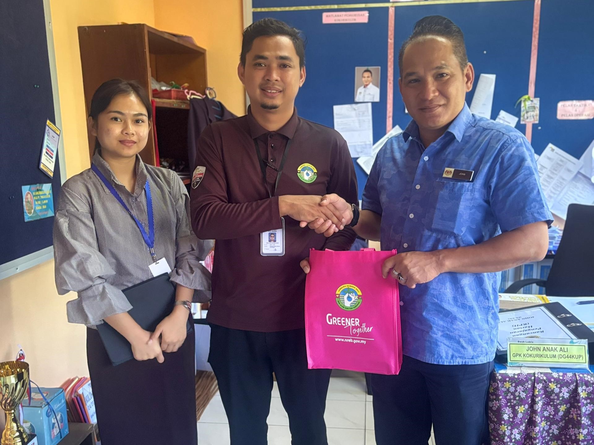 Roadshow Promosi Kelab Pencinta Alam Sekitar (PALS) di Bawah PPD Lubok Antu