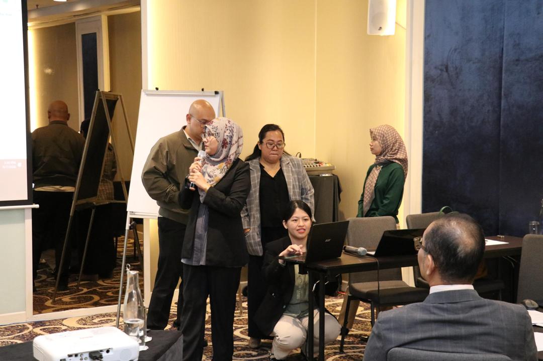NREB Officers Attend Certified Carbon Trading Practitioner Training