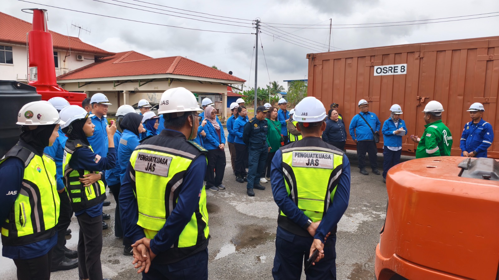 NREB Tingkatkan Kesiapsiagaan Pegawai Melalui Kursus Oil Spill Response