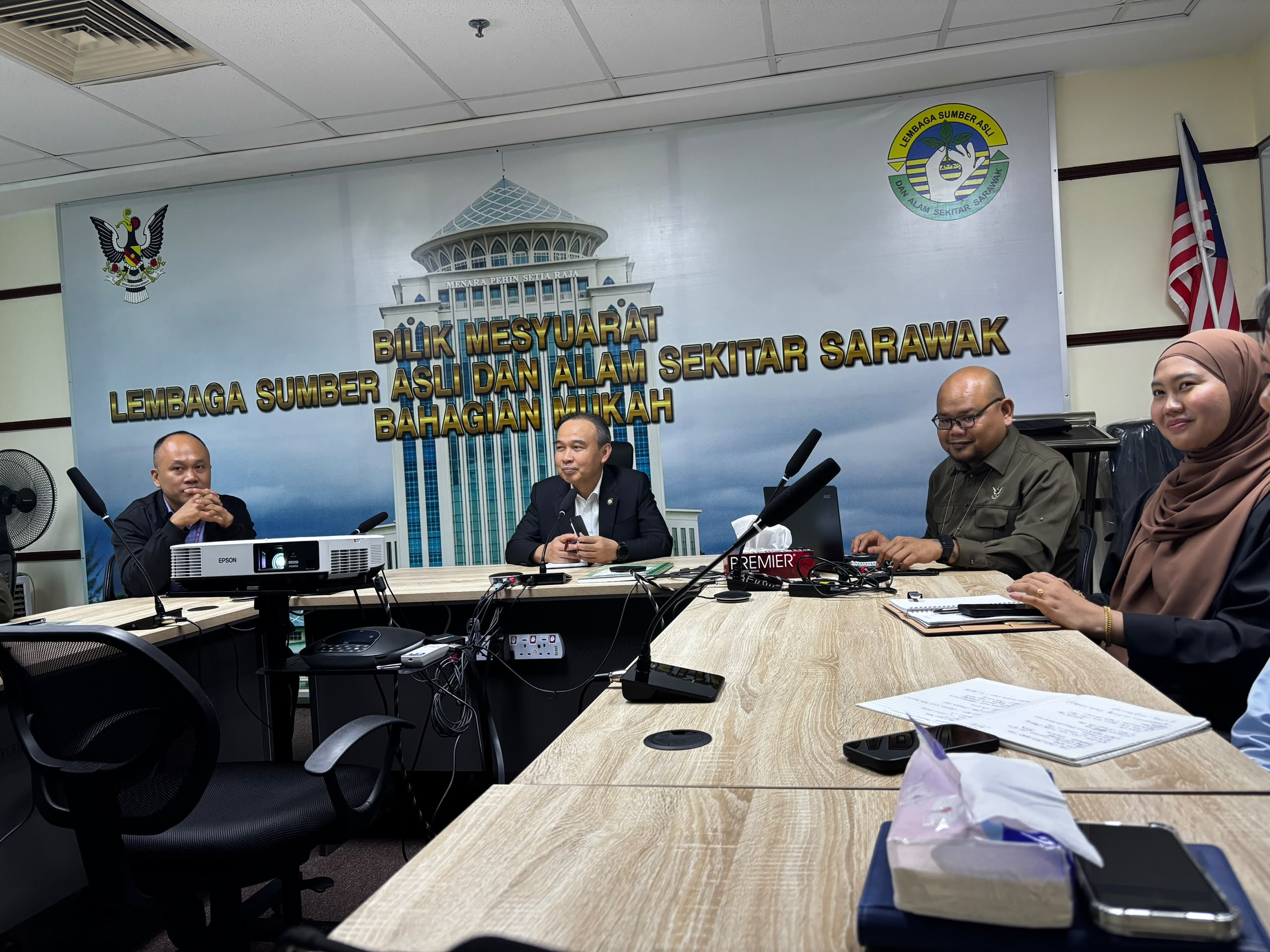 Datu CEQ Kunjungi Pejabat NREB Bahagian Mukah